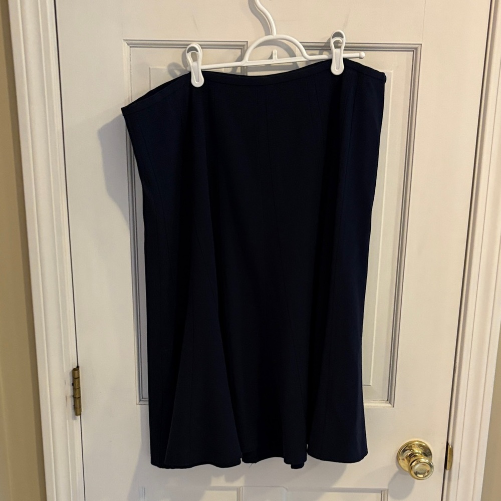 Dress barn size 14 Navy blue A-Line Women's Skirt like new